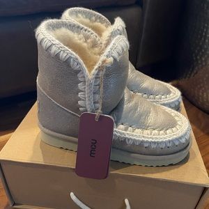 MOU Eskimo 18 Slvr/Argnt booties NEW Size 37